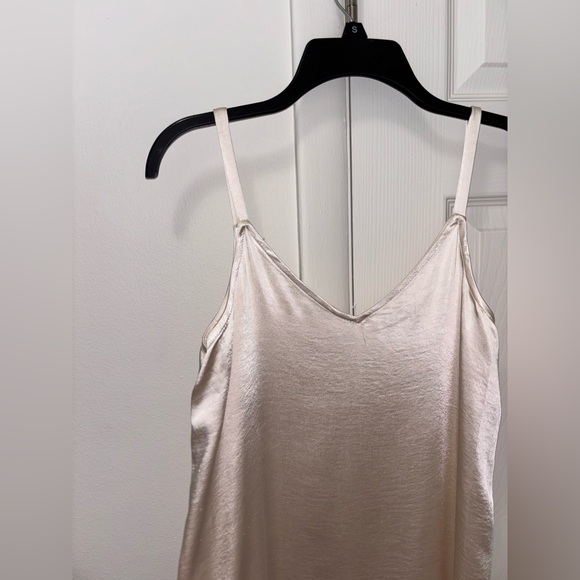 Vince Camuto beige satin dress NWOT - Picture 2 of 5